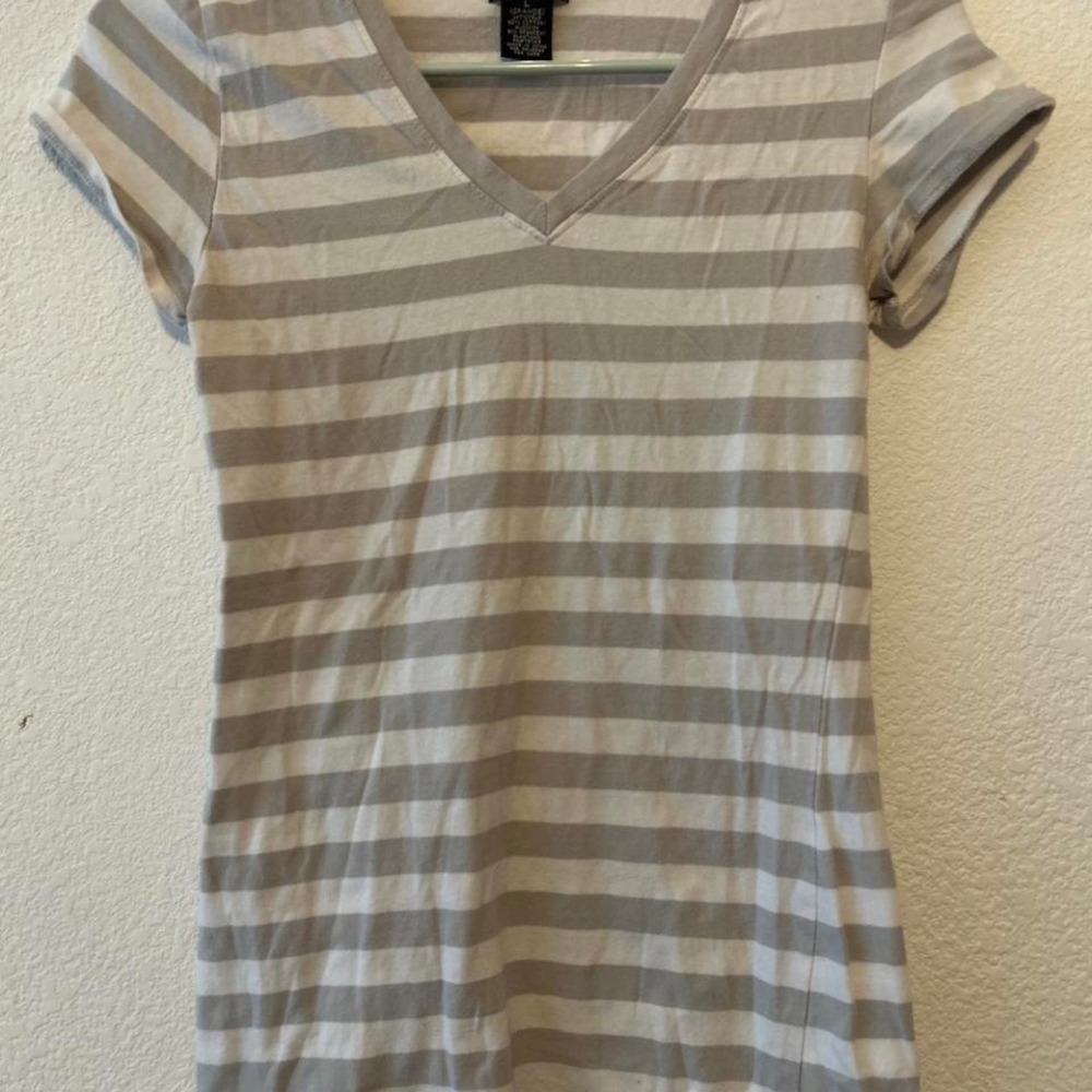 Vintage Y2K Wet Seal horizontal striped fitted v neck tee size L